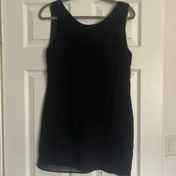 Black Dress - Simple Mini Black Dress - Black Back Zipper - Size Small 🩷 - Picture 1 of 3